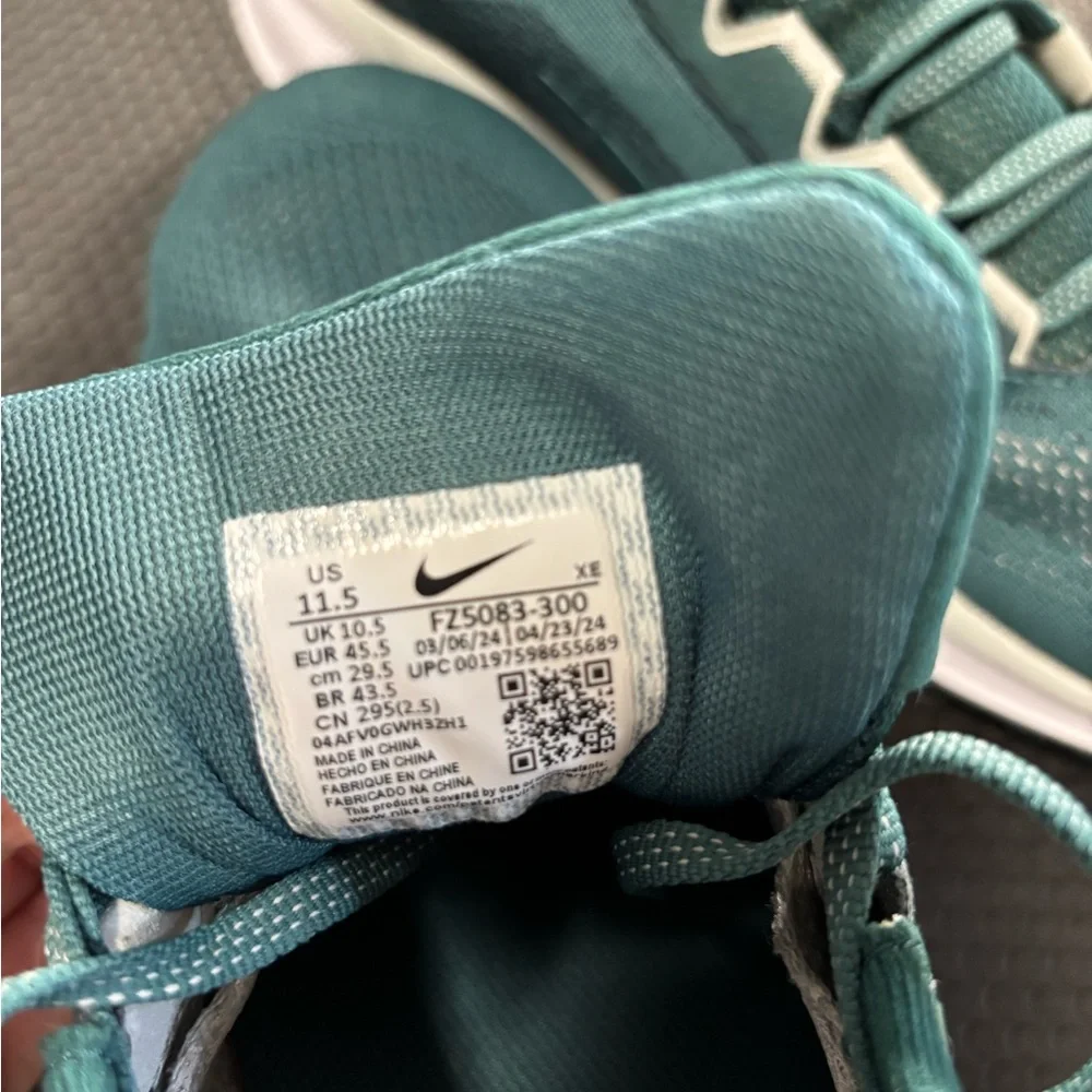 Nike Green Philadelphia Eagles Mesh Sneakers with White Swoosh - Picture 7 of 9